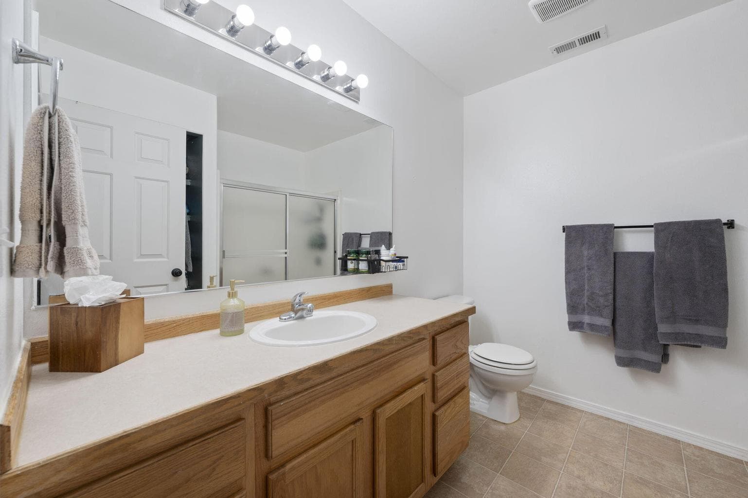 Photo of 2610 SW 23rd Street 14 of 28