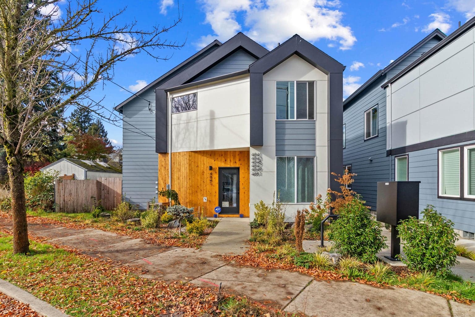 4851 Cully