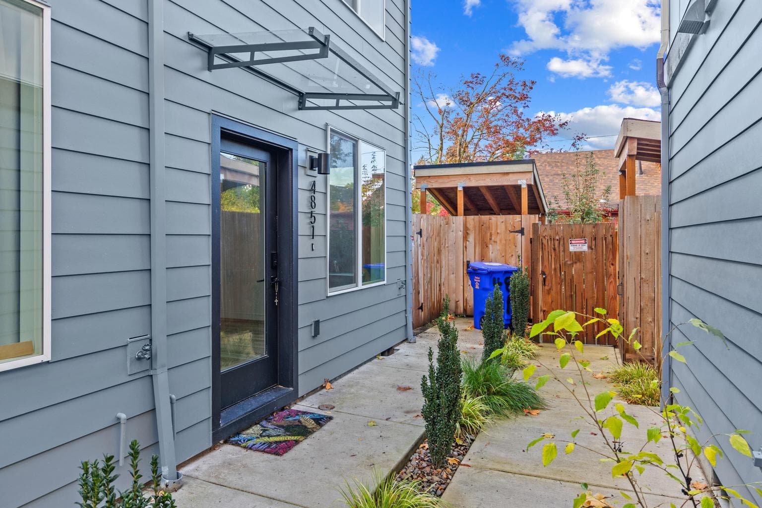 Photo of 4851 Cully 3 of 23
