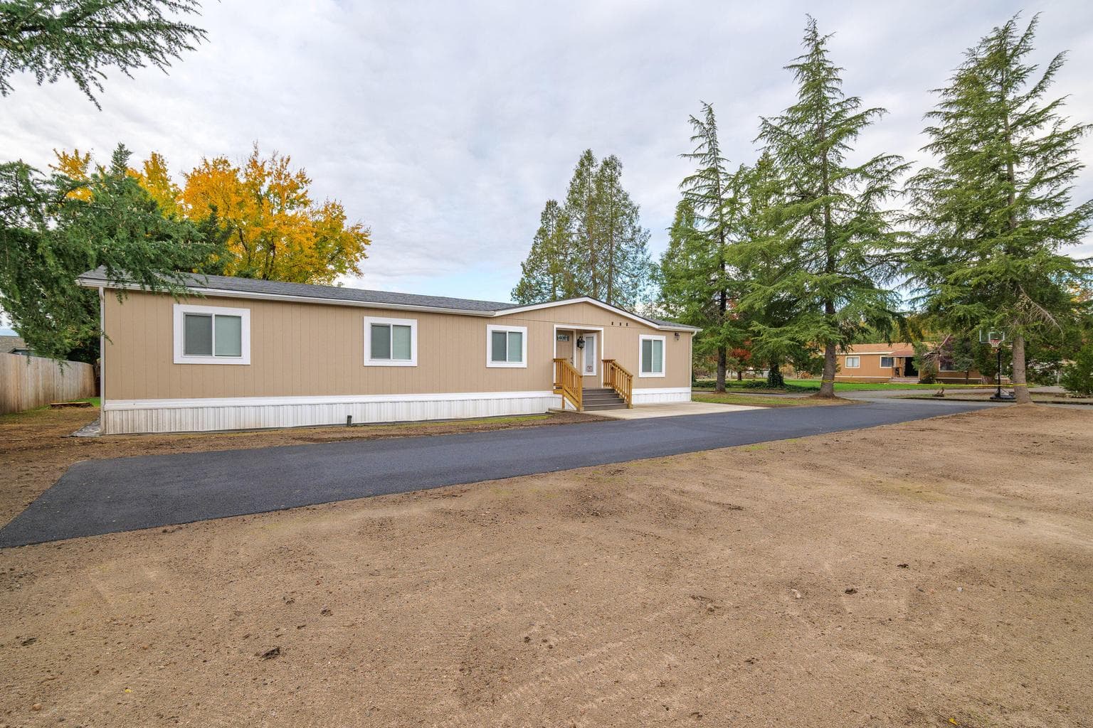 Photo of 387 Tavis 3 of 38