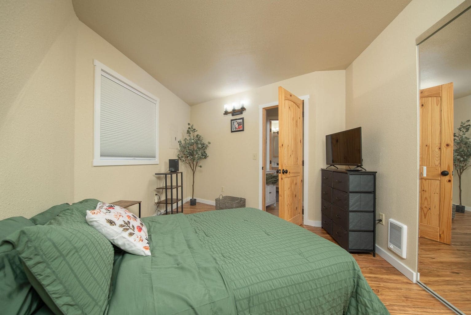 Photo of 52710 Santa Barbara Drive 20 of 36