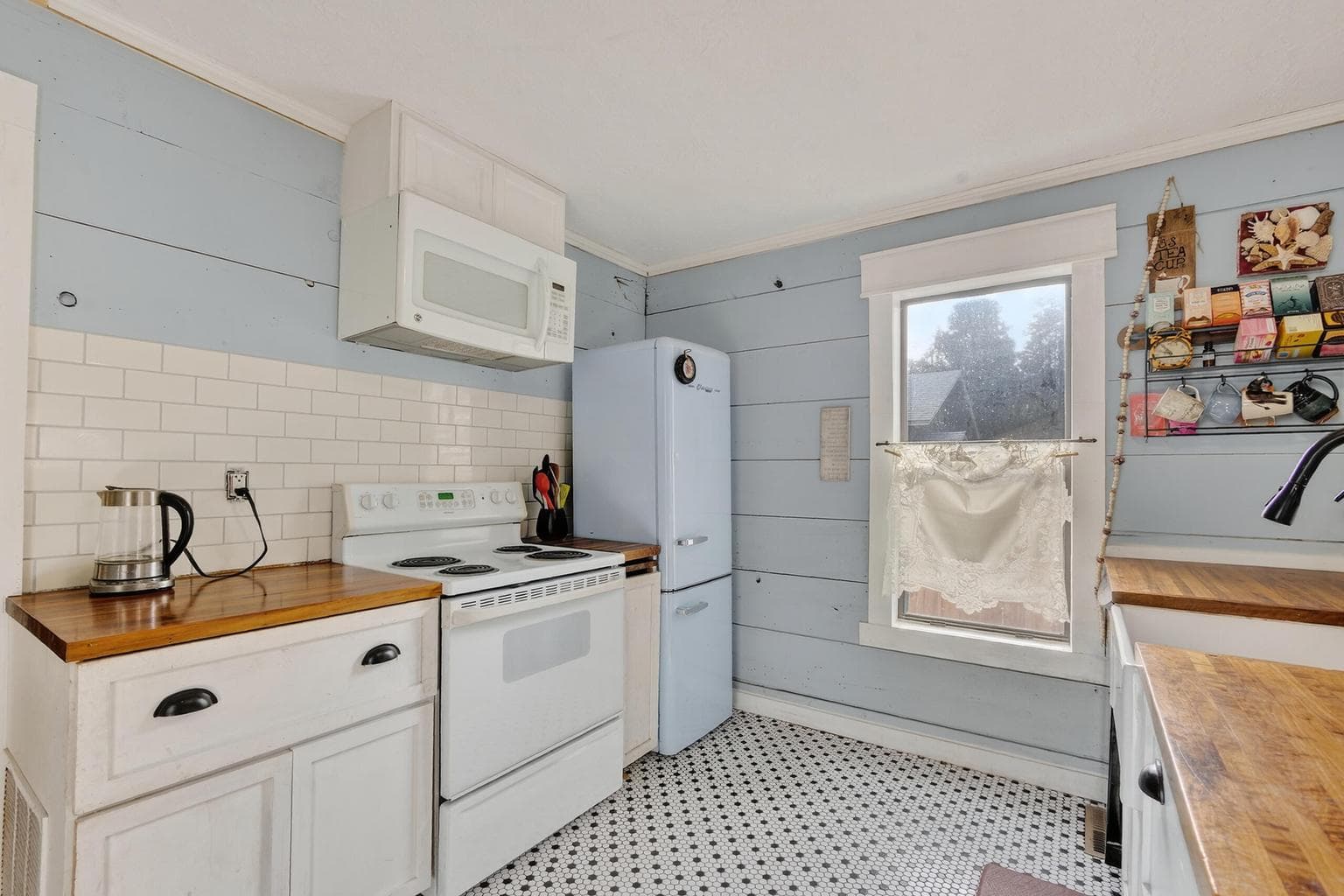 Photo of 322 SE 5th Street 17 of 26
