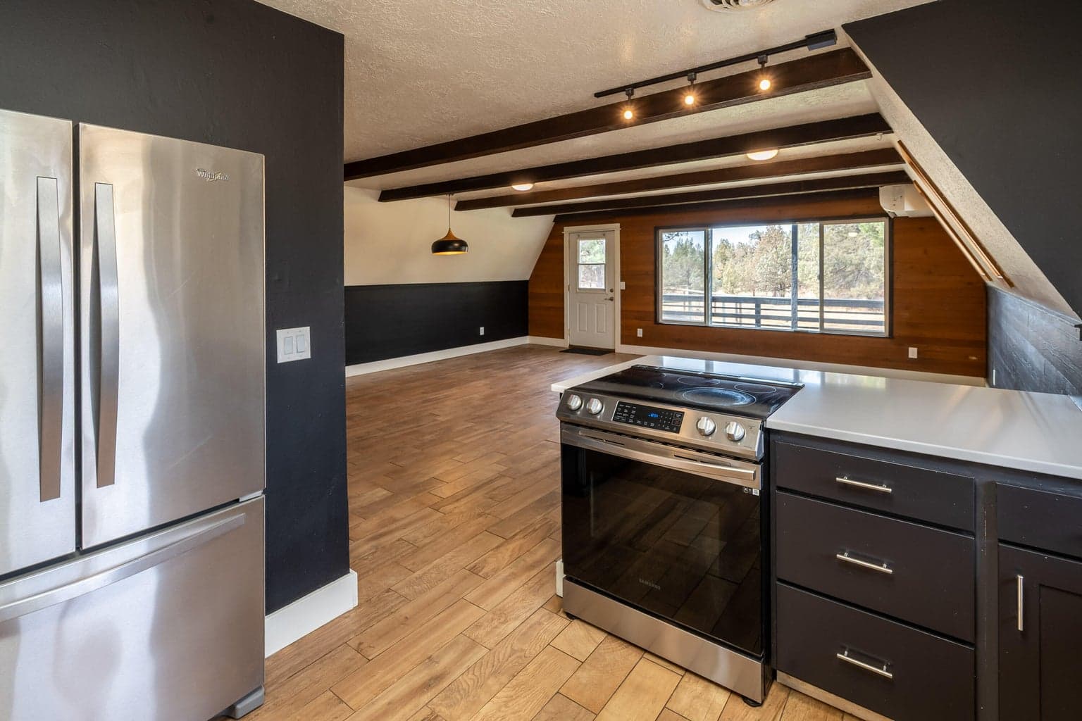 Photo of 5325 Jackpine 5 of 47