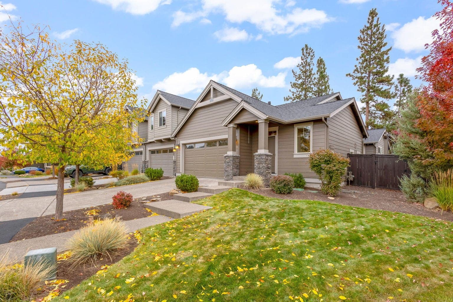 Neat and Tidy Front Yard