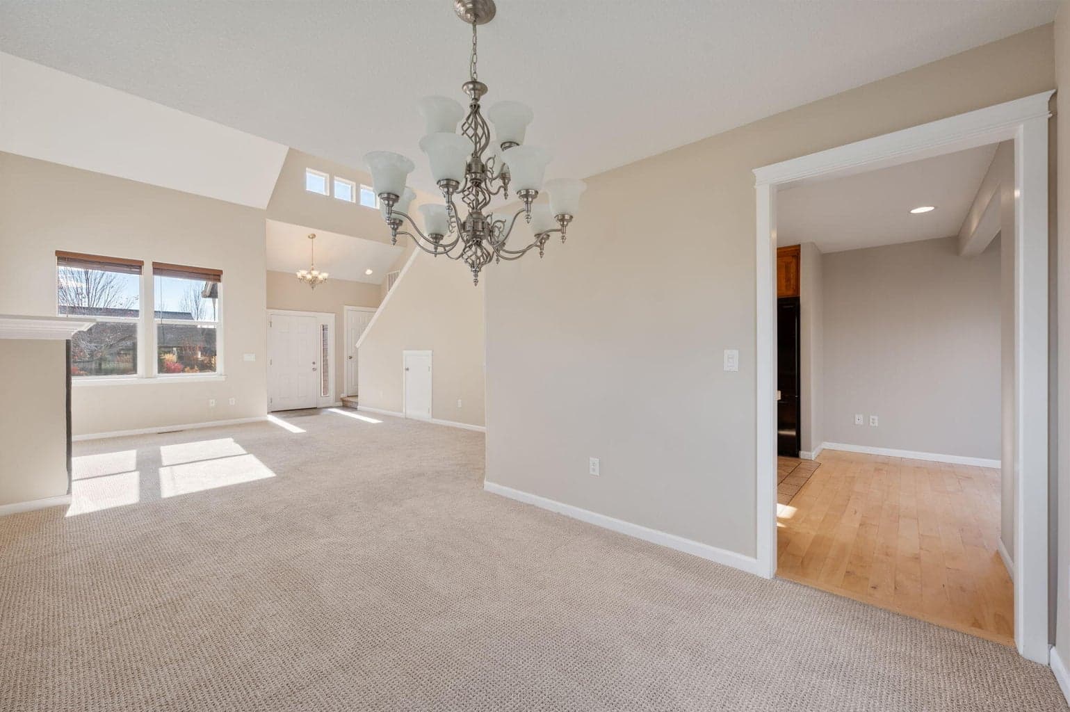 Photo of 2055 NW Larch Avenue 6 of 25