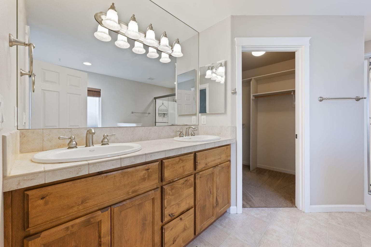 Photo of 2055 NW Larch Avenue 11 of 25