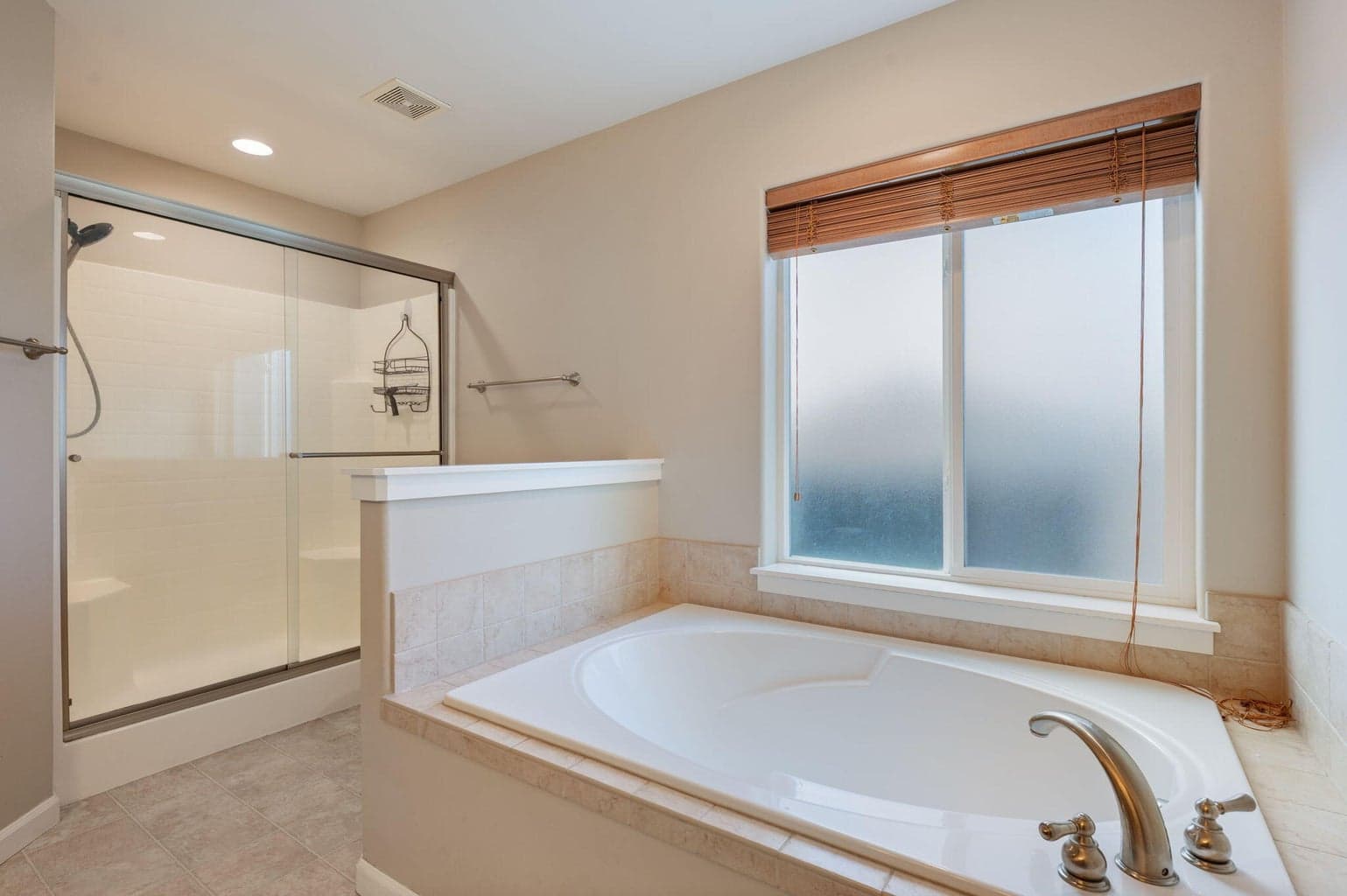 Photo of 2055 NW Larch Avenue 12 of 25