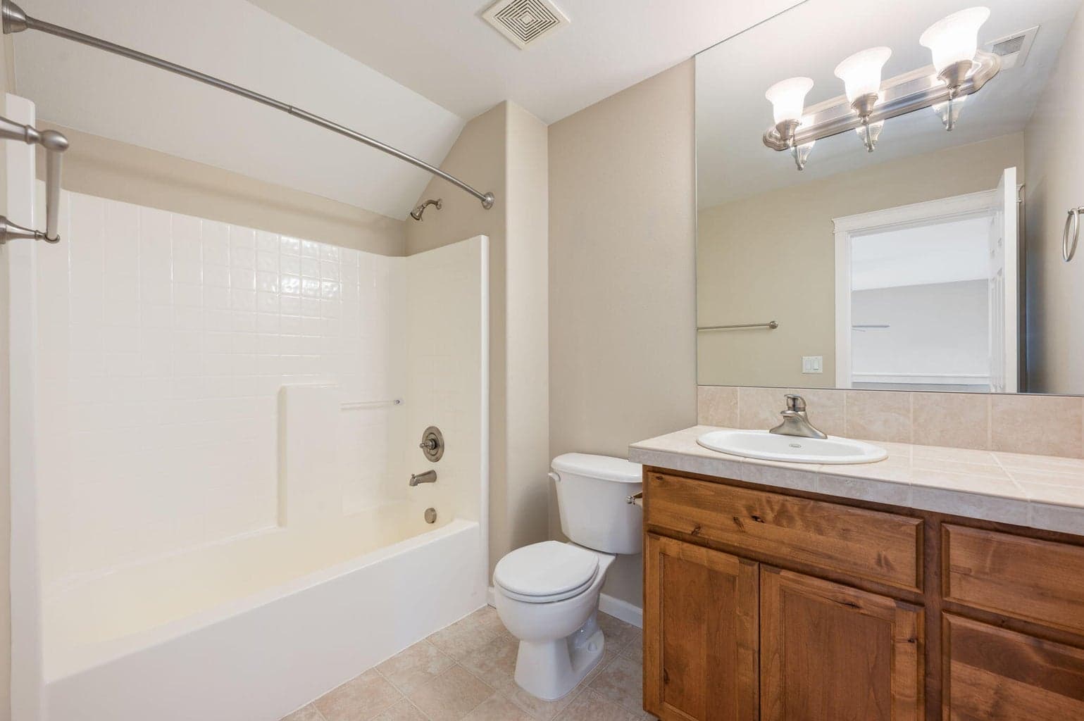 Photo of 2055 NW Larch Avenue 18 of 25