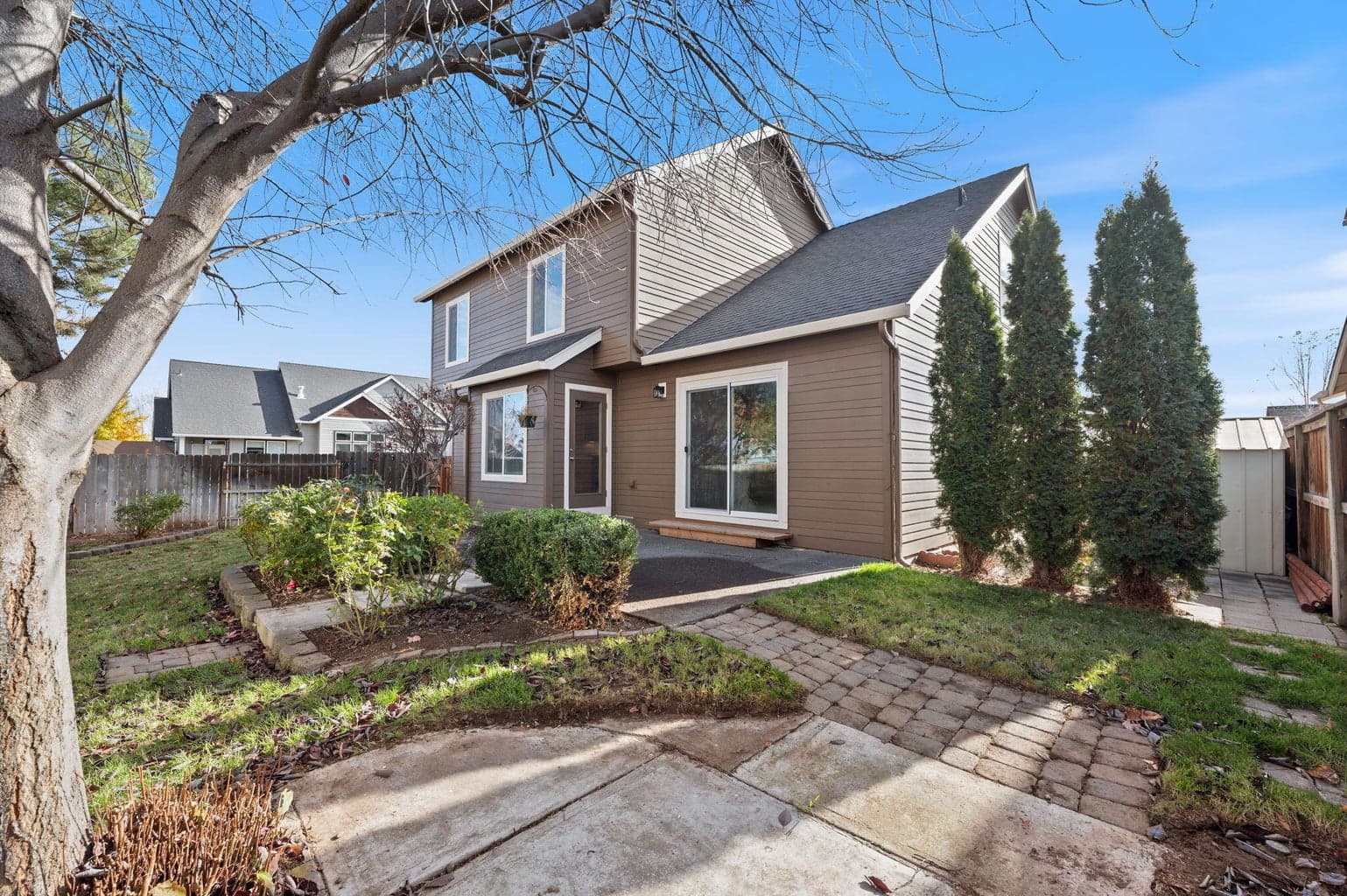 Photo of 2055 NW Larch Avenue 19 of 25