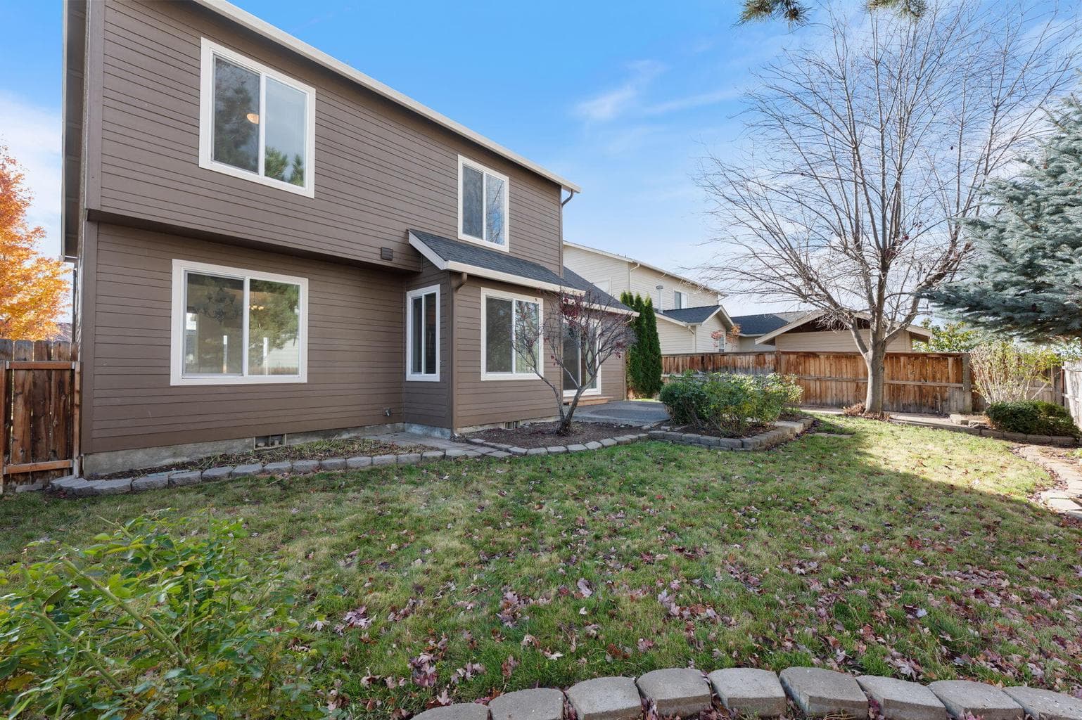 Photo of 2055 NW Larch Avenue 20 of 25