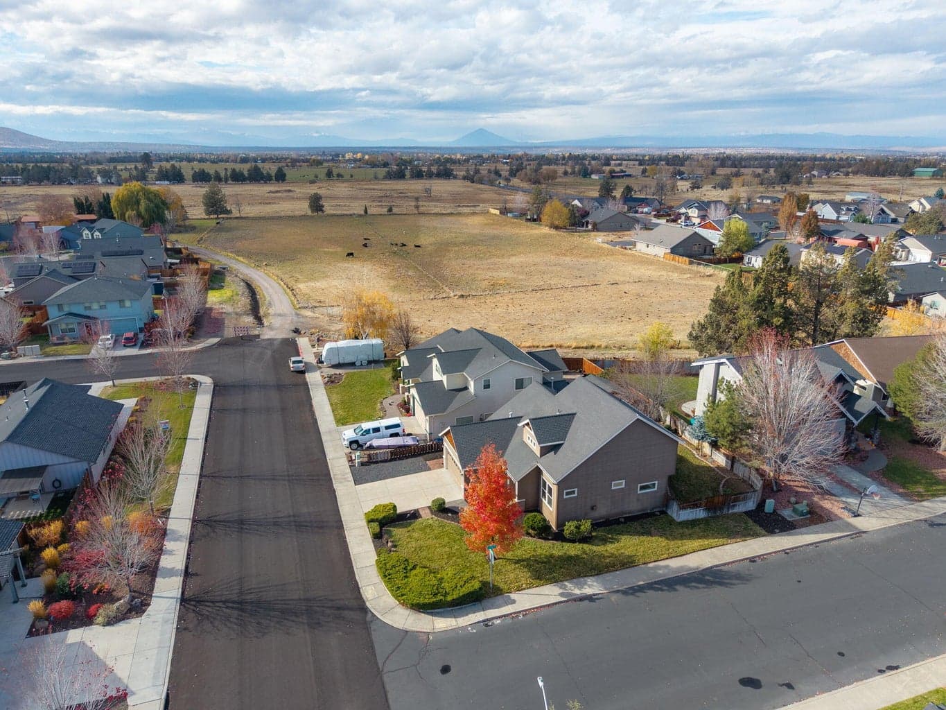 Photo of 2055 NW Larch Avenue 23 of 25