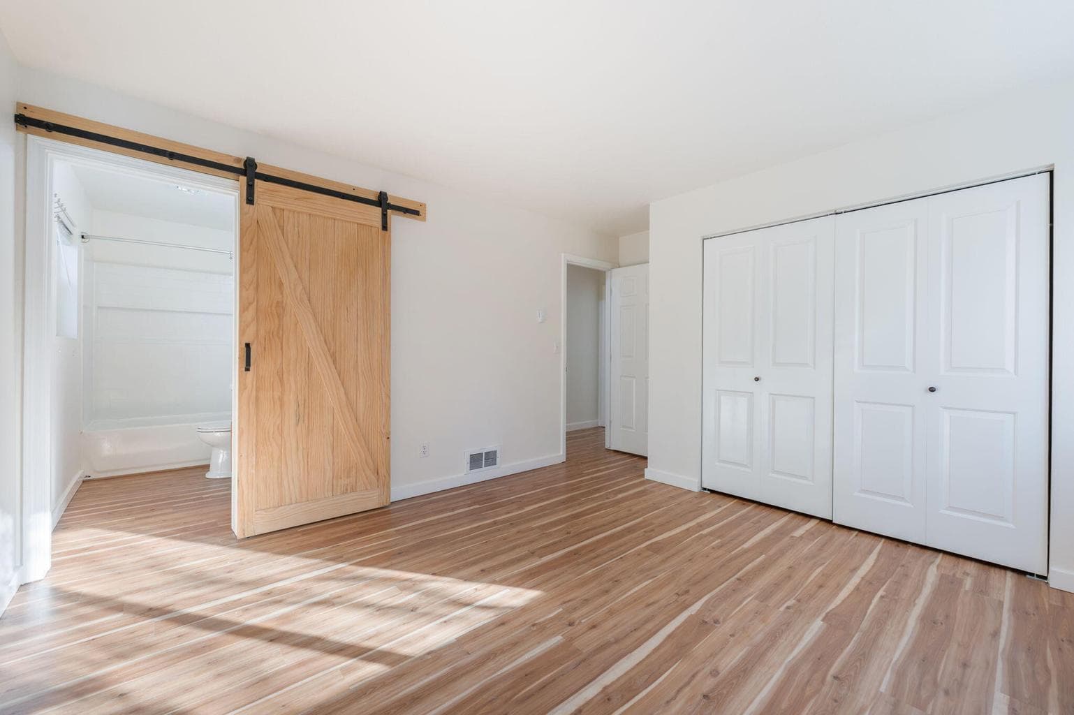 Photo of 1175 SW Chamberlain Street 12 of 19