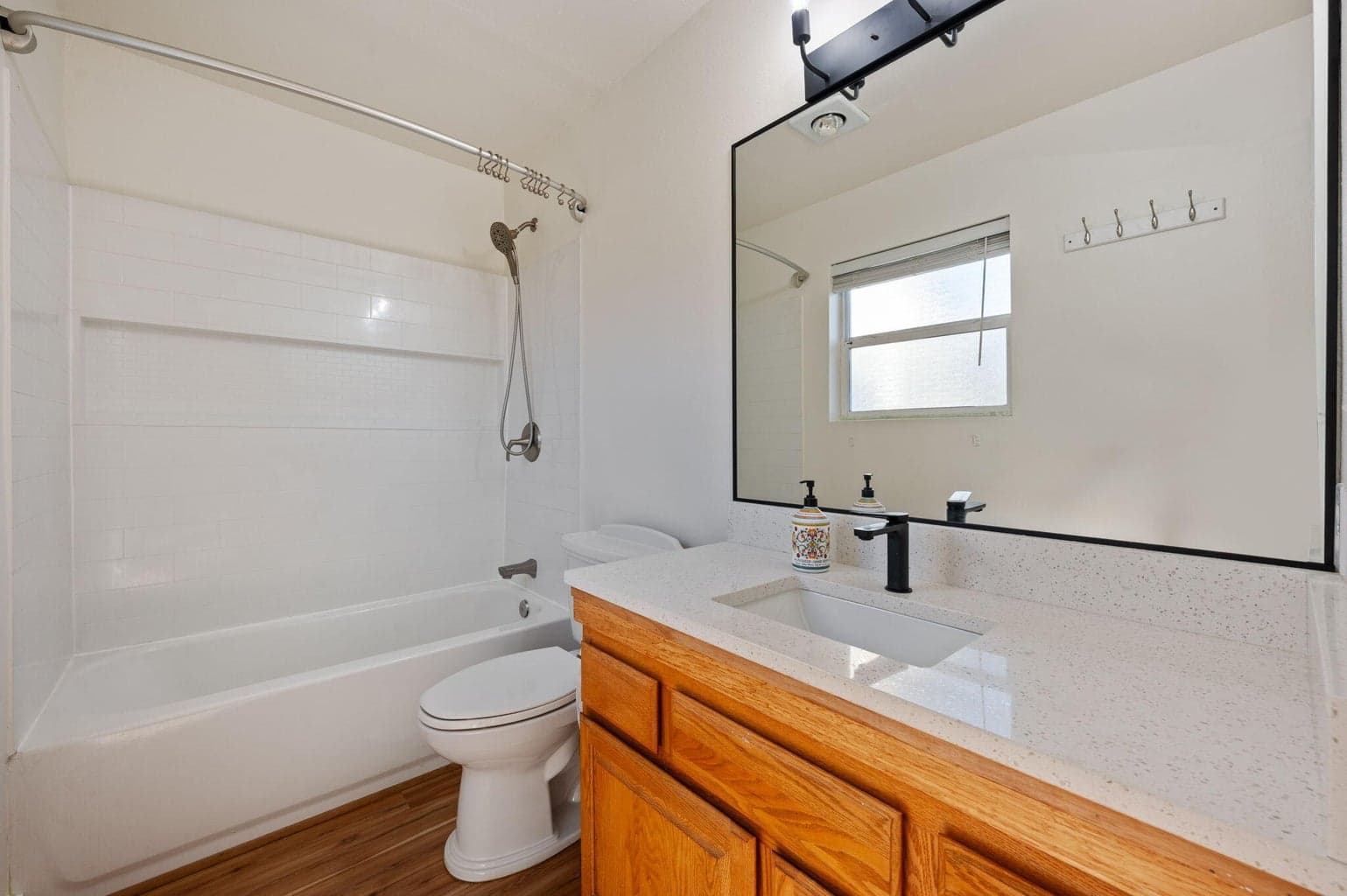 Photo of 1175 SW Chamberlain Street 13 of 19