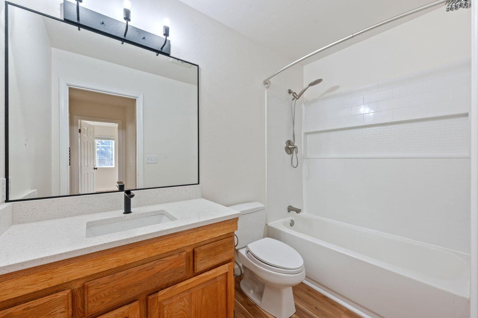 Photo of 1175 SW Chamberlain Street 14 of 19