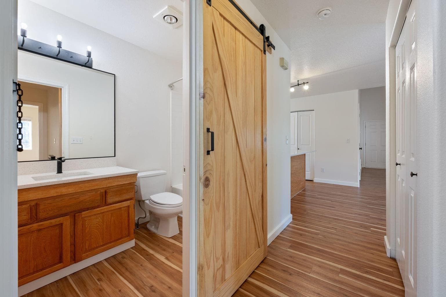Photo of 1175 SW Chamberlain Street 15 of 19