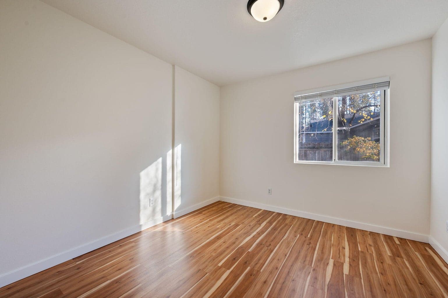 Photo of 1175 SW Chamberlain Street 18 of 19
