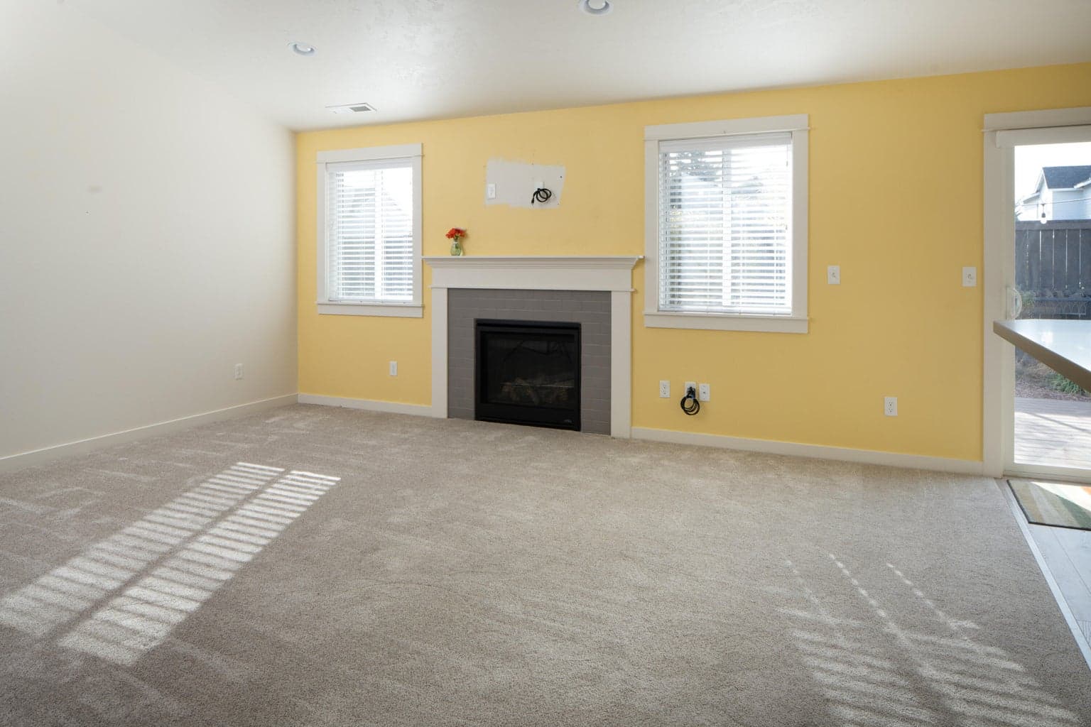 Photo of 2584 Hemlock 3 of 14