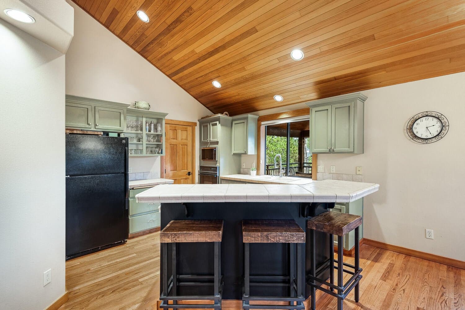 Photo of 18003 Hickory Lane 26 of 28