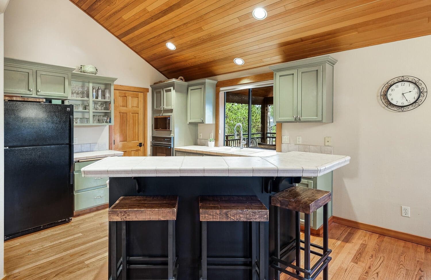 Photo of 18003 Hickory Lane 25 of 28