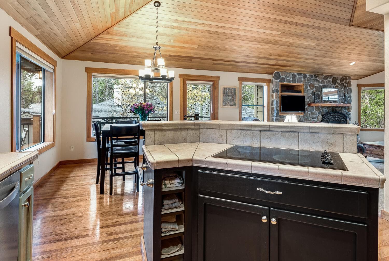 Photo of 18003 Hickory Lane 23 of 28