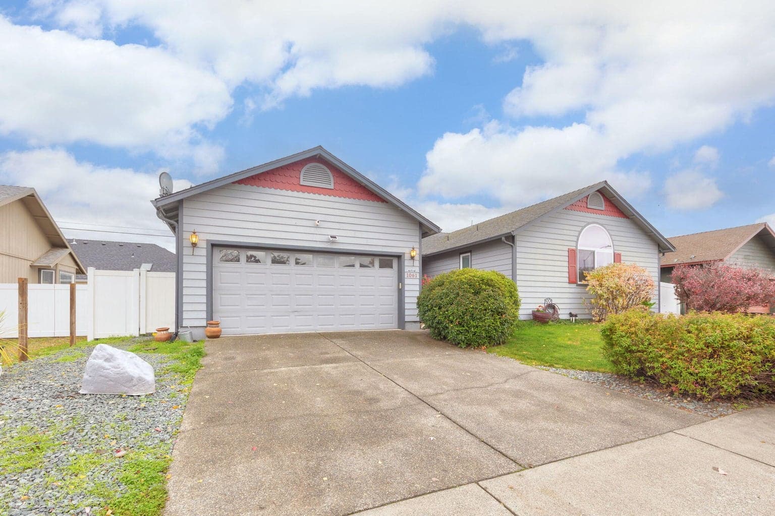 Photo of 1061 Rainwood 2 of 27