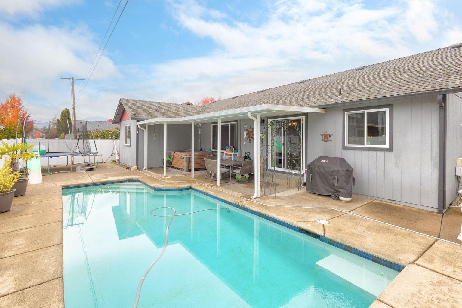1061 Rainwood