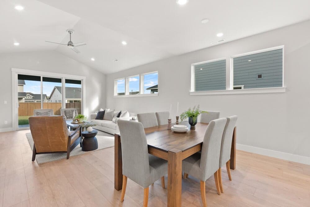 Photo of 4737 SW Coyote Avenue 6 of 28