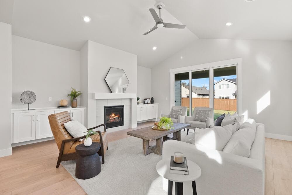 Photo of 4737 SW Coyote Avenue 7 of 28