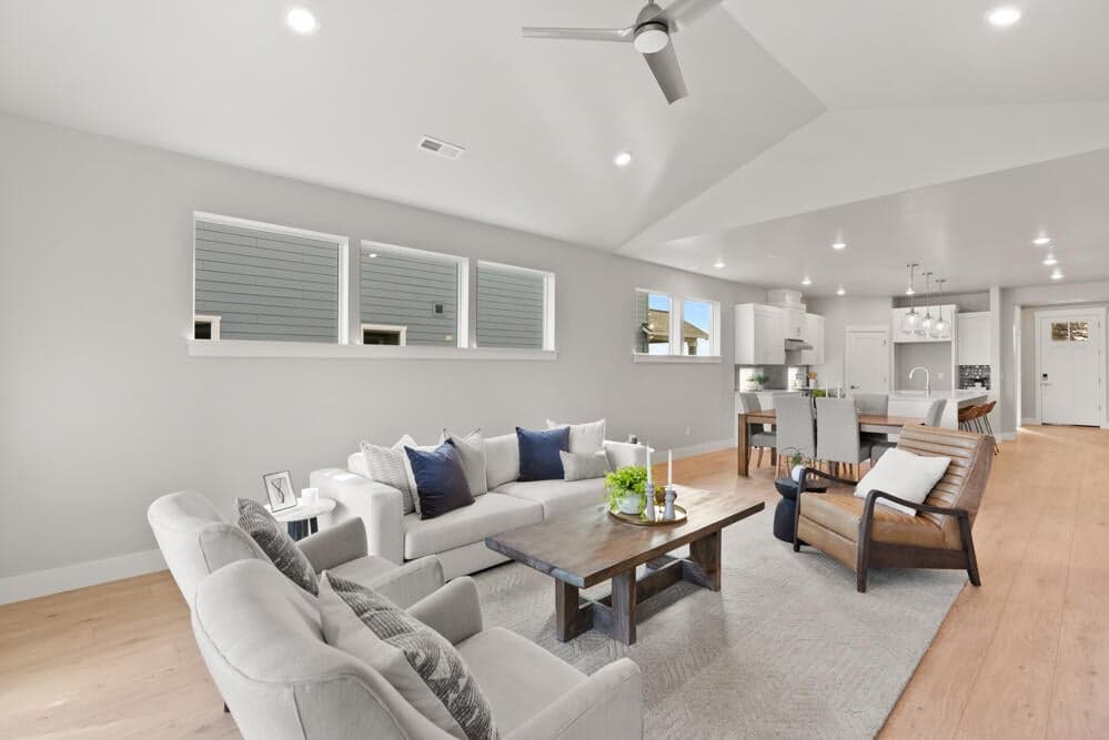 Photo of 4737 SW Coyote Avenue 9 of 28