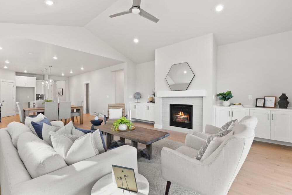Photo of 4737 SW Coyote Avenue 10 of 28