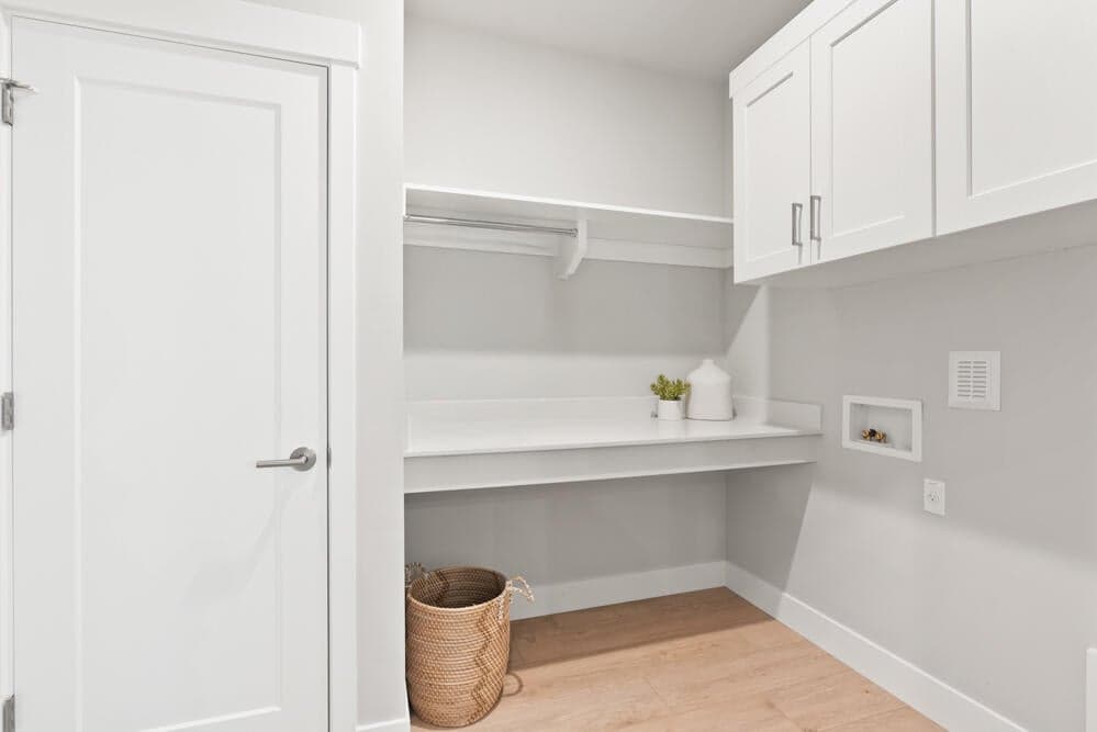 Photo of 4737 SW Coyote Avenue 11 of 28