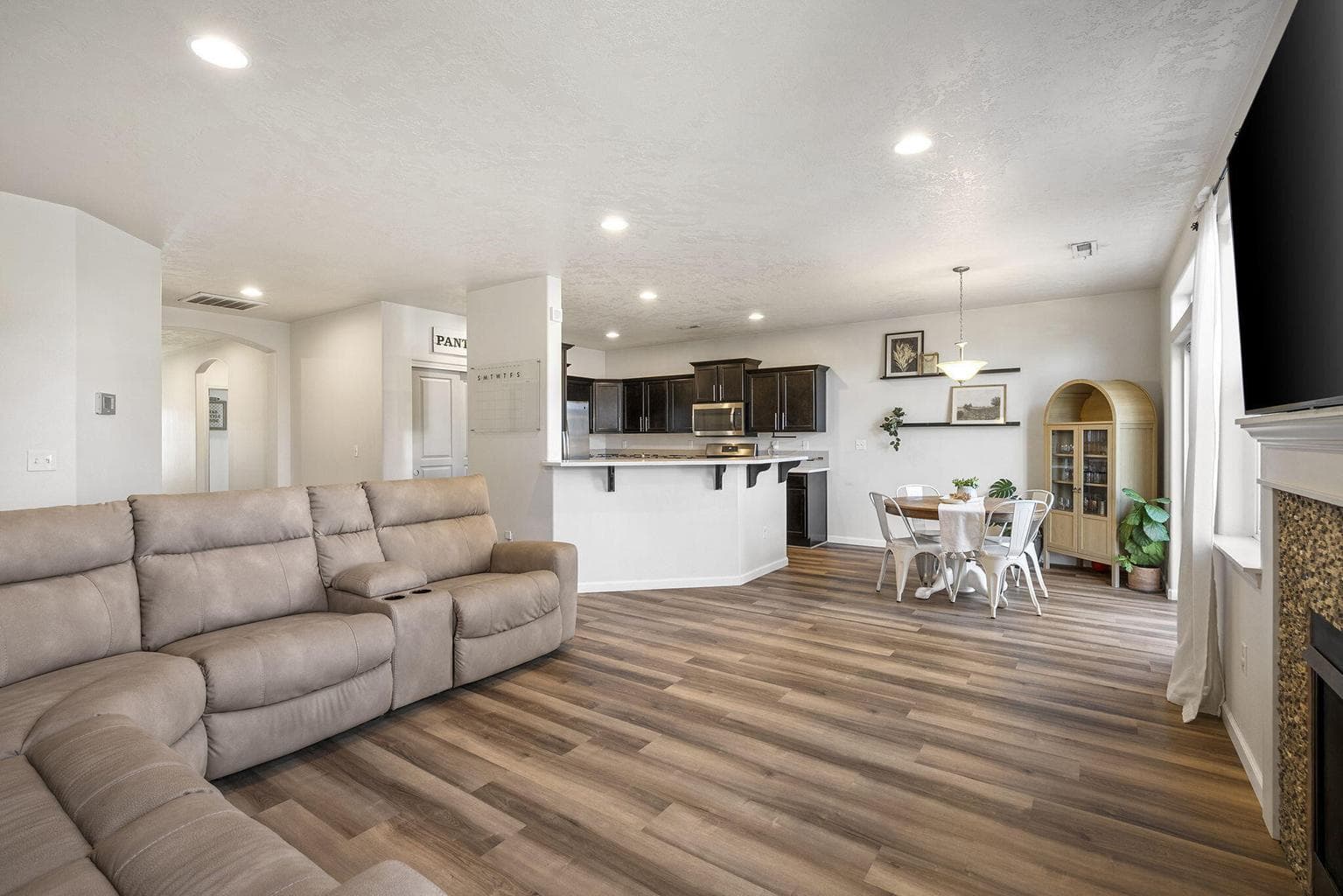 Photo of 1814 SW 36th Way 7 of 34