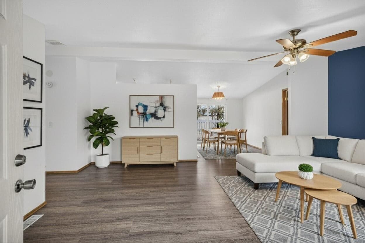 Photo of 609 Evergreen 3 of 35