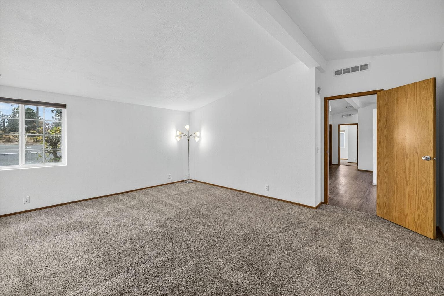 Photo of 609 SE Evergreen Avenue 15 of 35