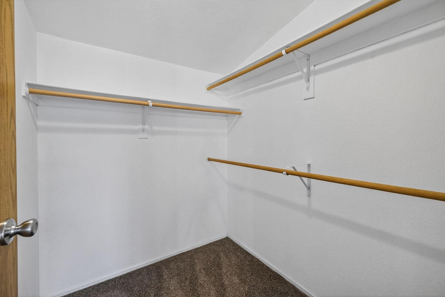 Photo of 609 SE Evergreen Avenue 17 of 35