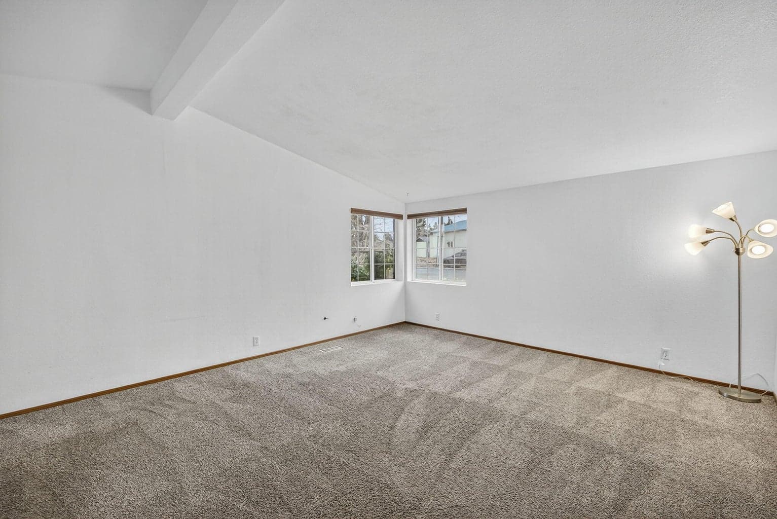 Photo of 609 SE Evergreen Avenue 14 of 35