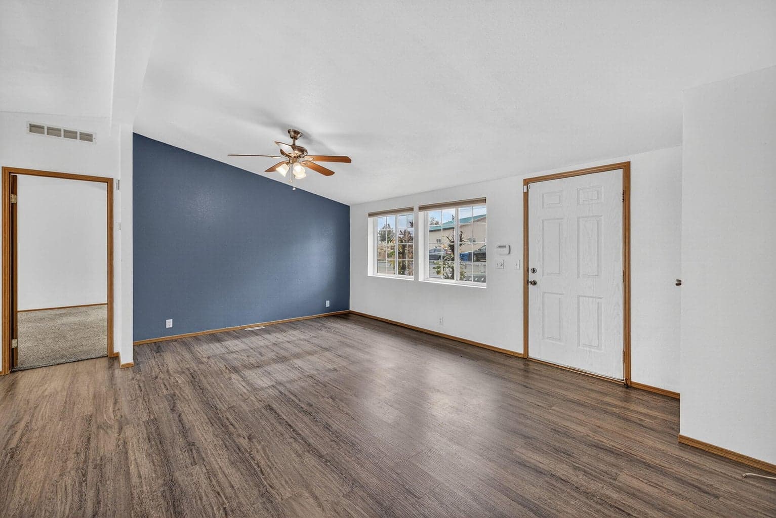 Photo of 609 Evergreen 5 of 35