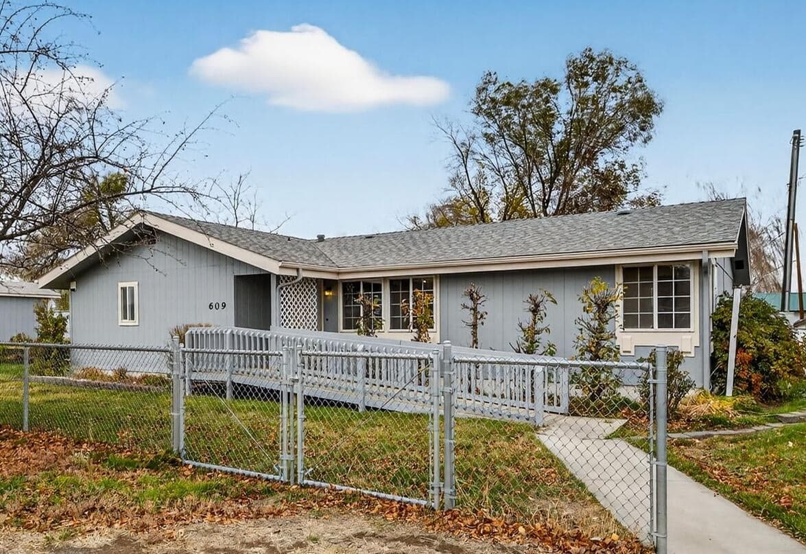 Photo of 609 Evergreen 1 of 35