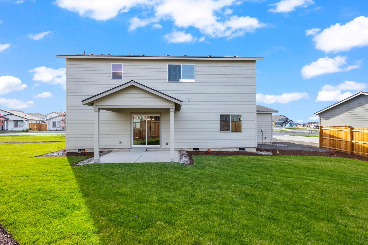 Photo of 1079 NW Walnut Avenue 26 of 31