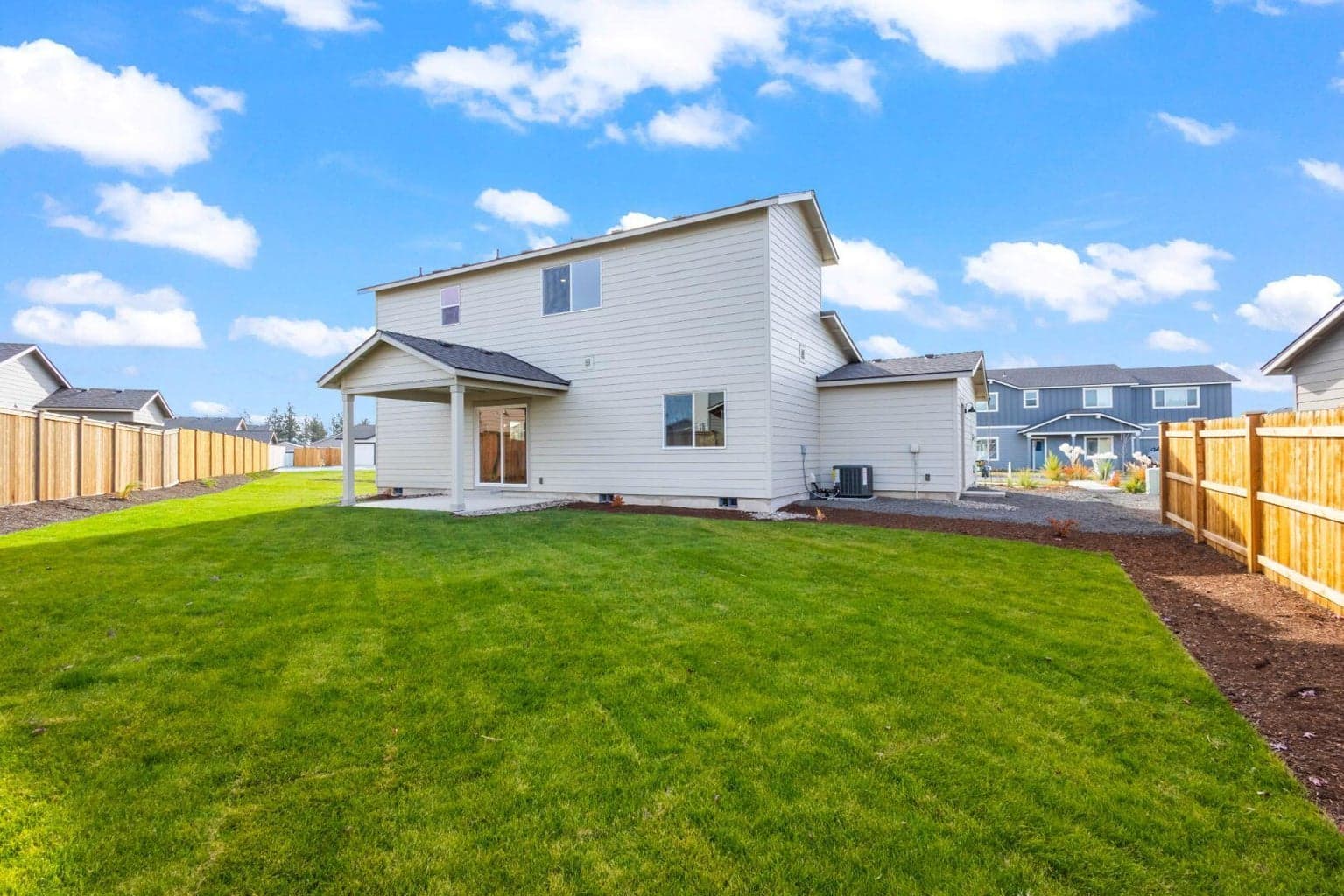 Photo of 1079 NW Walnut Avenue 27 of 31