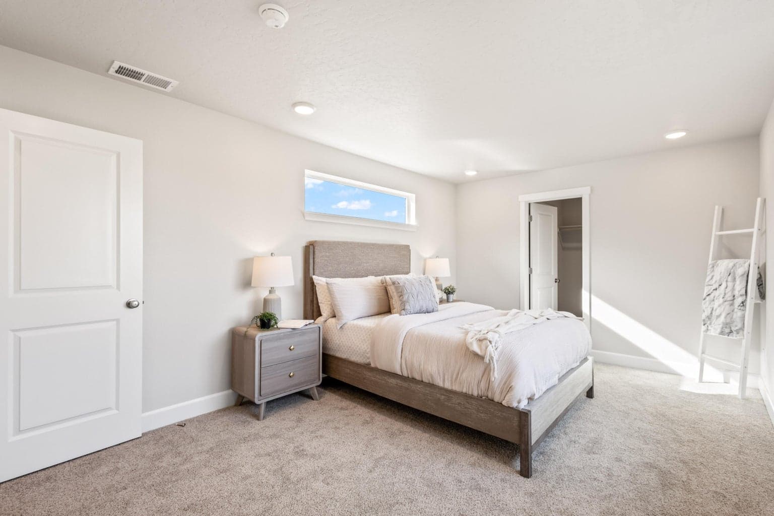 Photo of 1079 NW Walnut Avenue 18 of 31