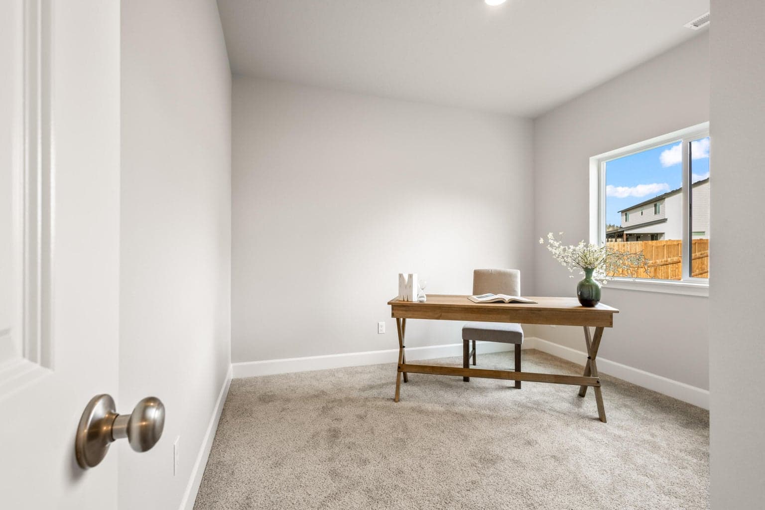 Photo of 1079 NW Walnut Avenue 15 of 31