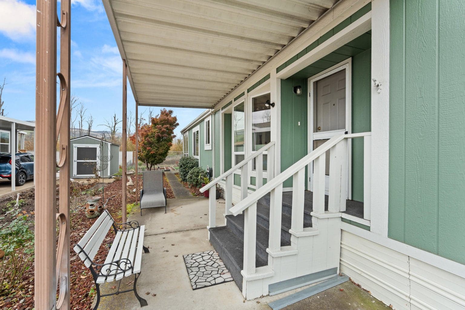 Photo of 4729 Pacific 5 of 18