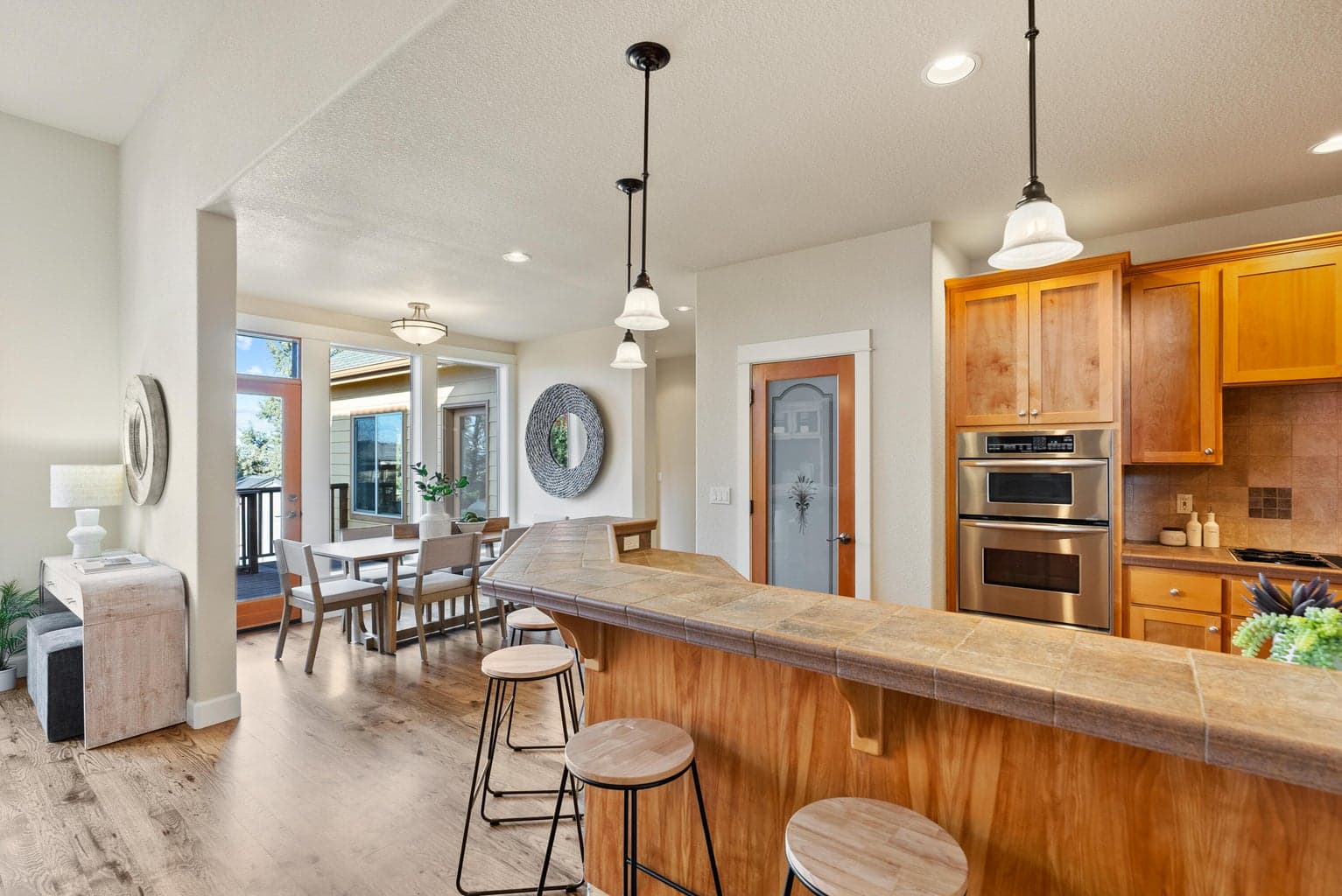 Photo of 4129 SW Majestic Avenue 10 of 52