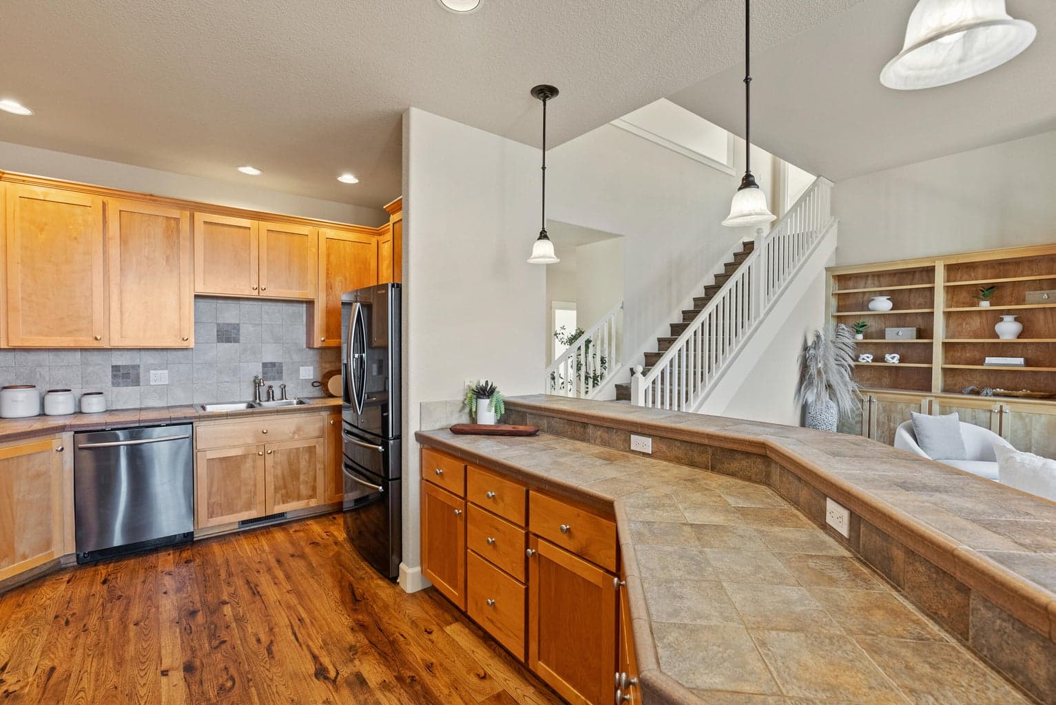 Photo of 4129 SW Majestic Avenue 13 of 52