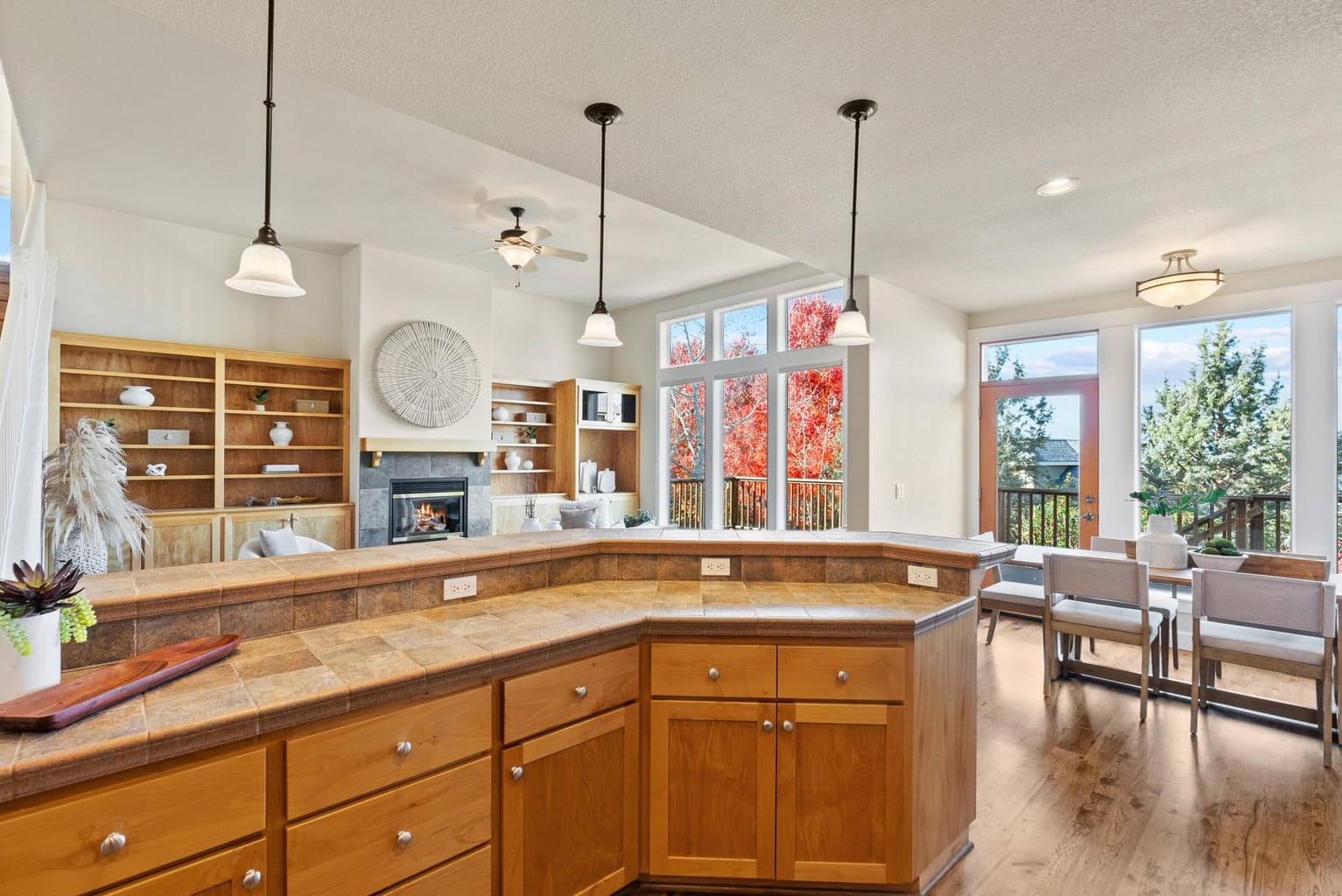Photo of 4129 SW Majestic Avenue 14 of 52