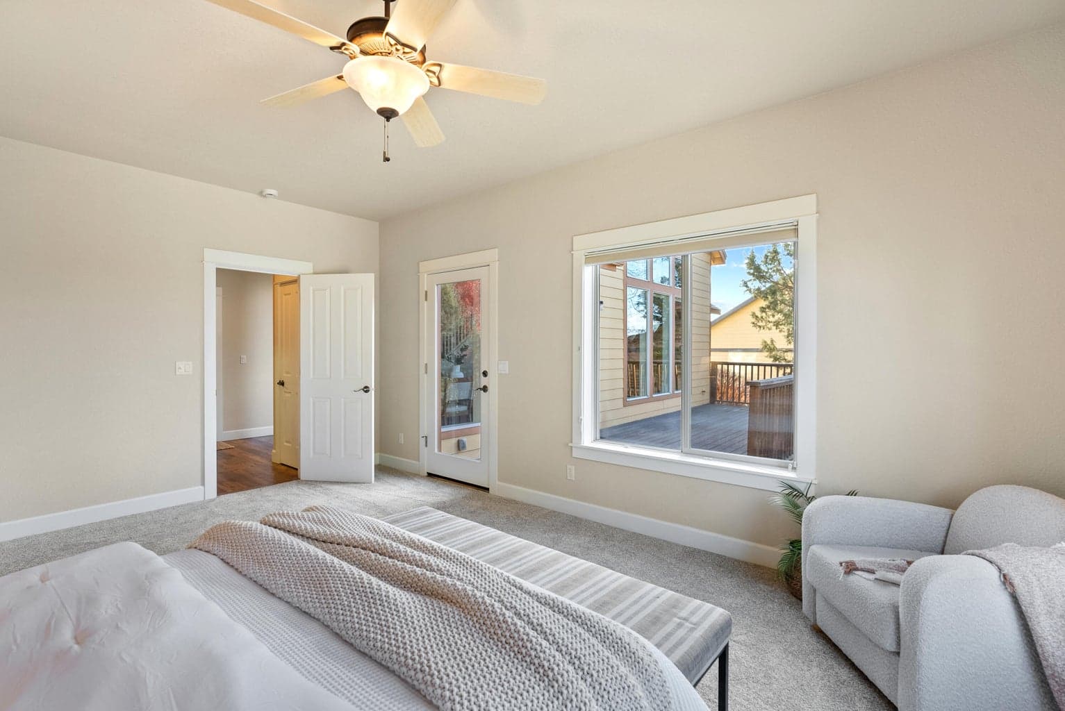 Photo of 4129 SW Majestic Avenue 17 of 52