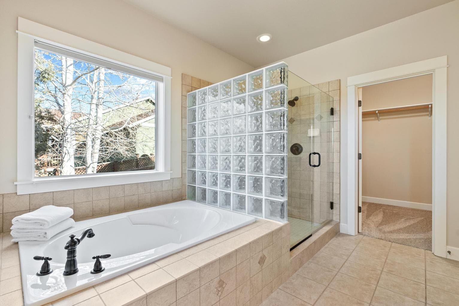Photo of 4129 SW Majestic Avenue 19 of 52