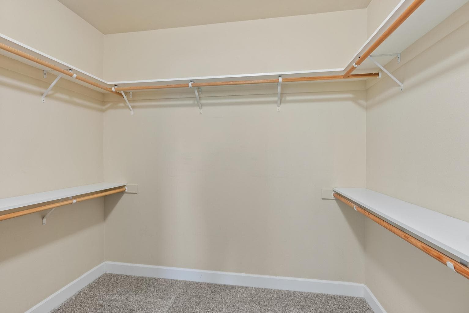 Photo of 4129 SW Majestic Avenue 21 of 52