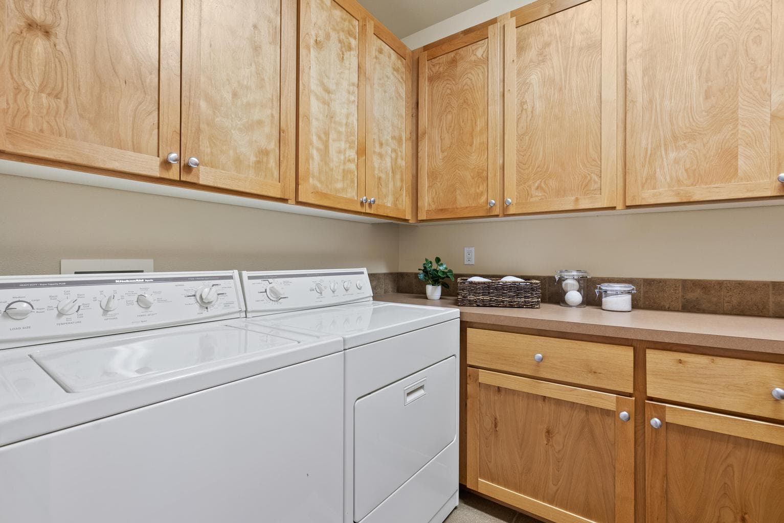 Photo of 4129 SW Majestic Avenue 27 of 52